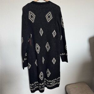 Black and White Geometric Knit Cardigan